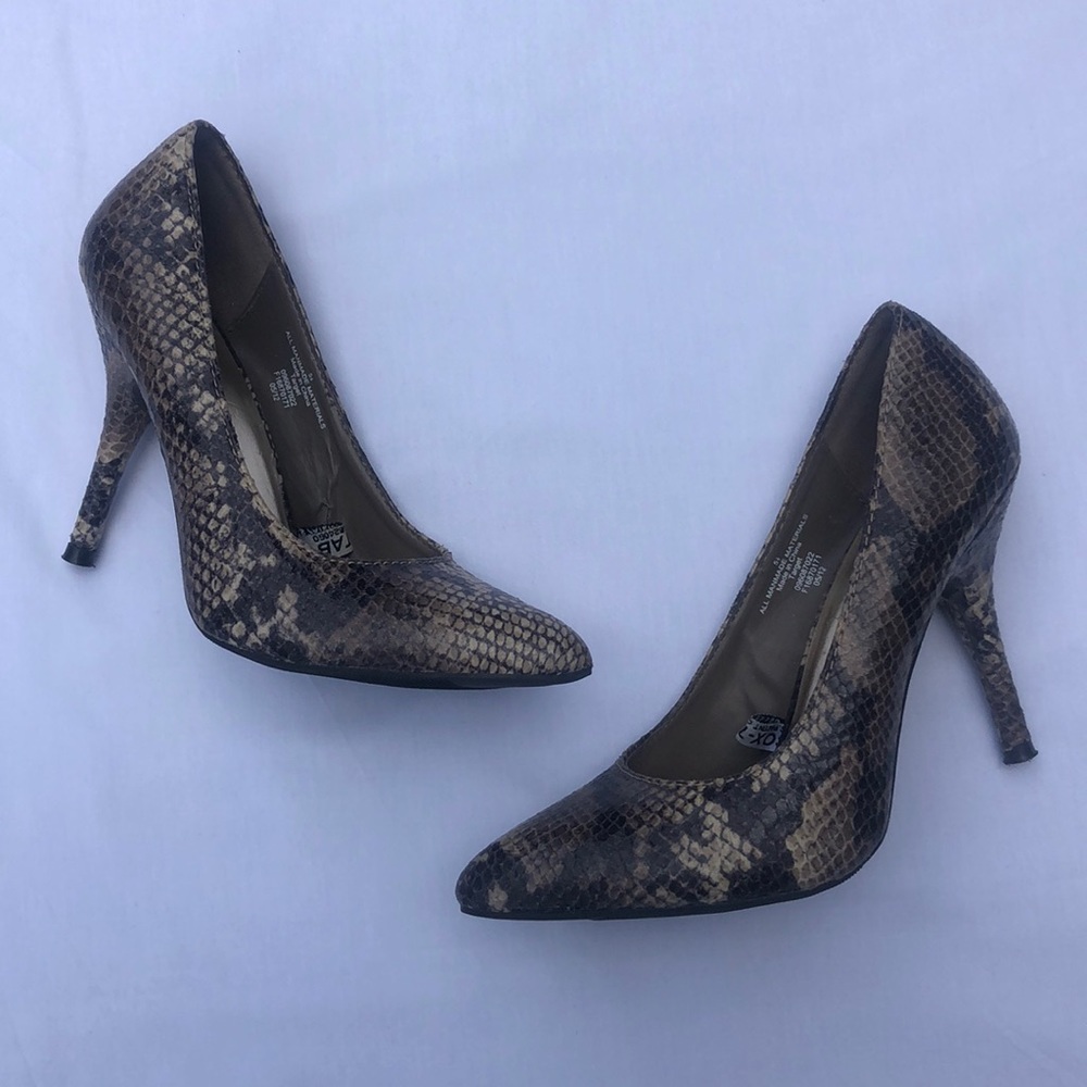 Mossimo snakeskin pumpa